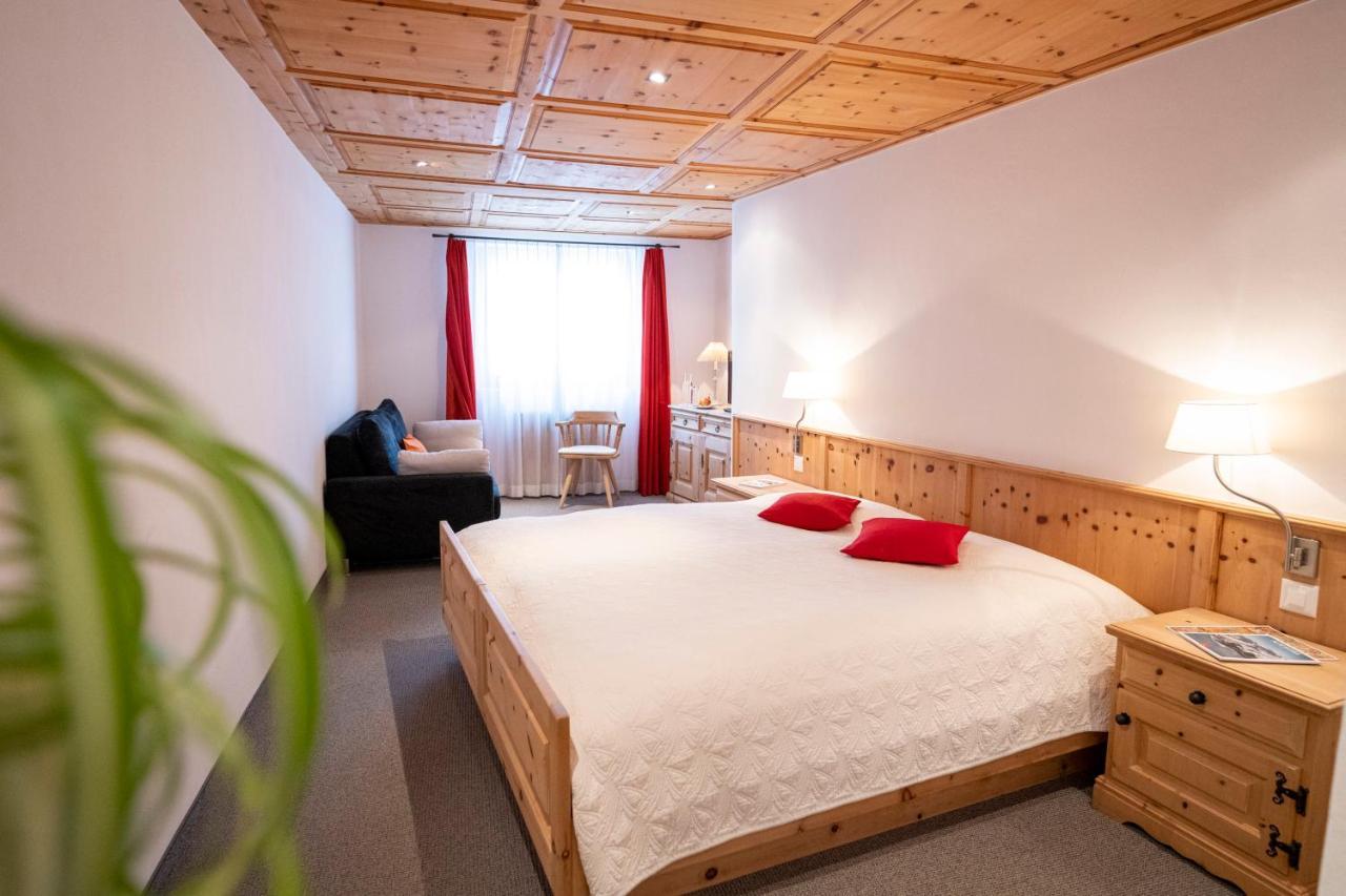 Hotel Engiadina Scuol Exteriör bild