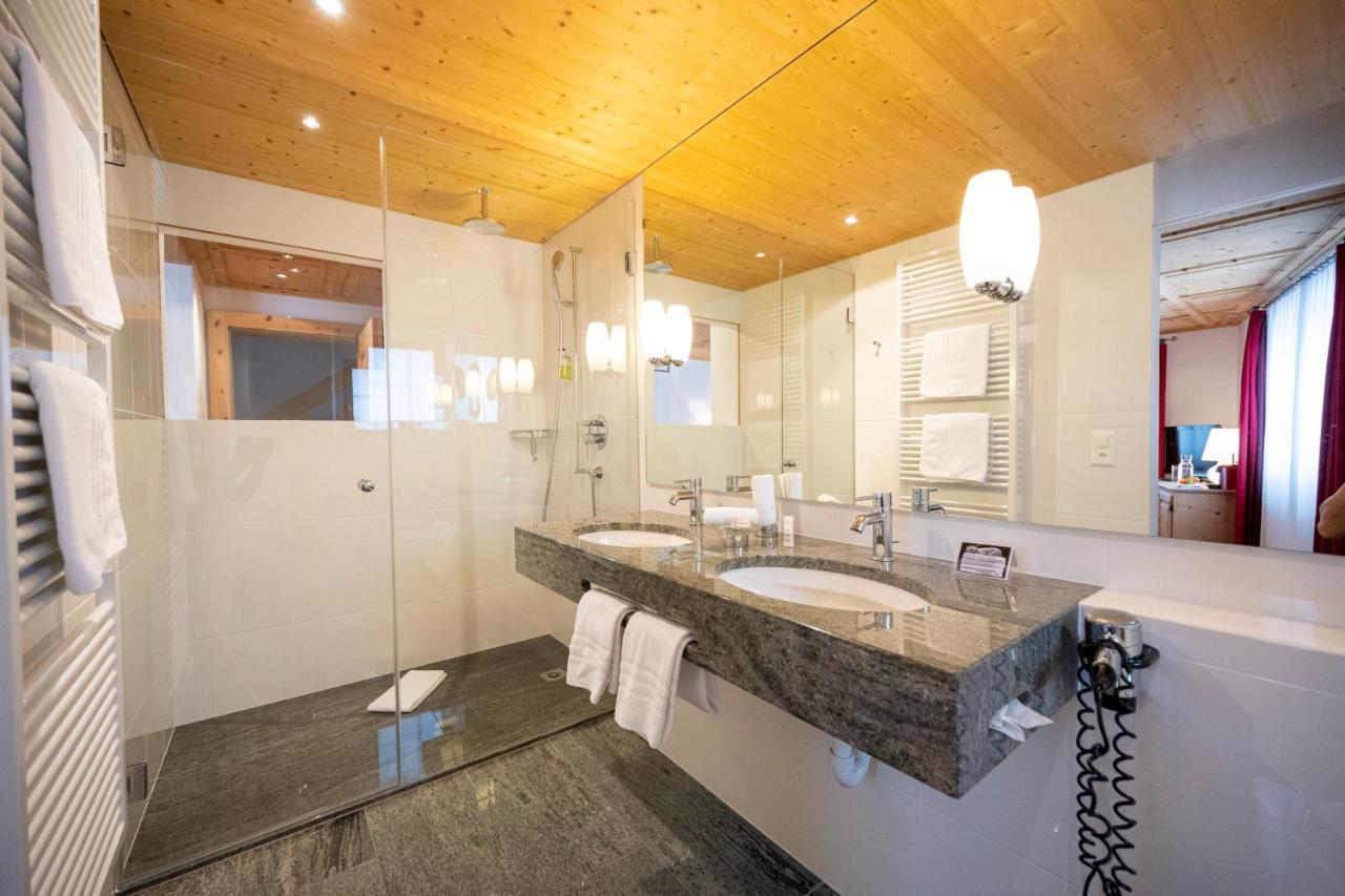 Hotel Engiadina Scuol Exteriör bild