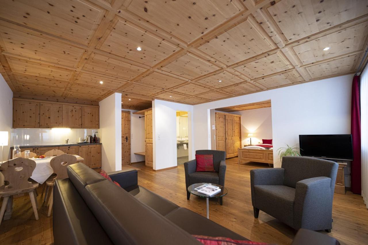 Hotel Engiadina Scuol Exteriör bild