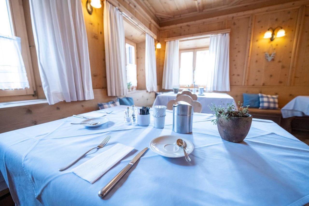 Hotel Engiadina Scuol Exteriör bild
