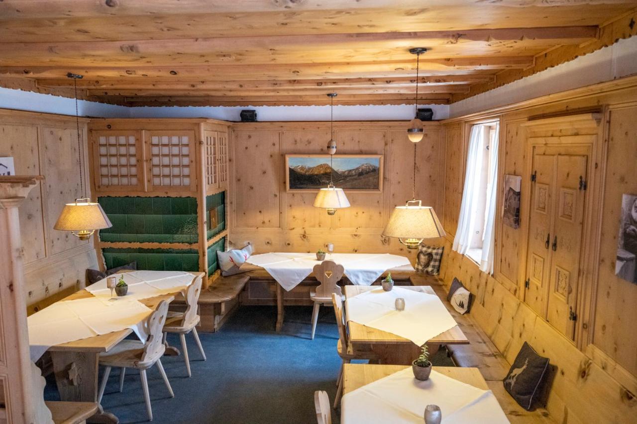 Hotel Engiadina Scuol Exteriör bild