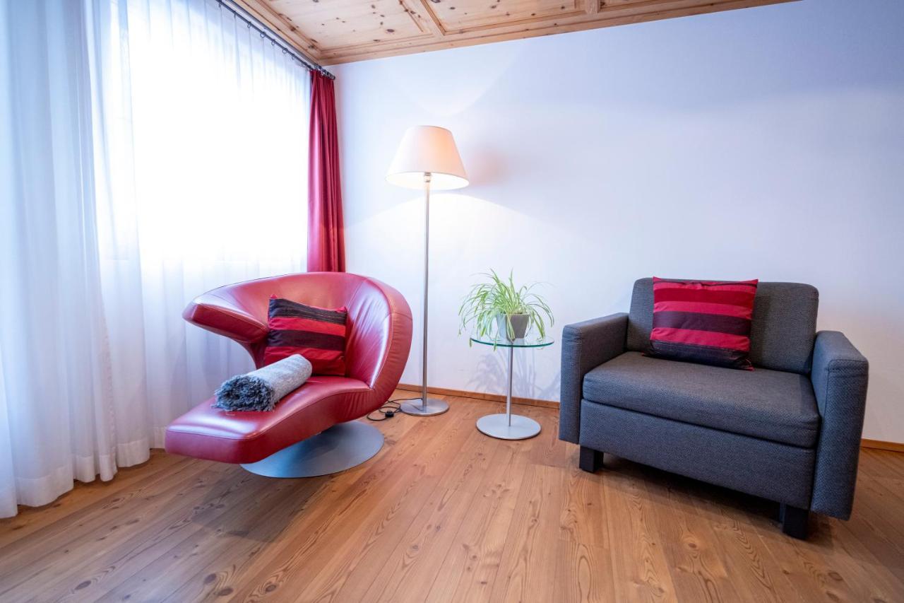Hotel Engiadina Scuol Exteriör bild