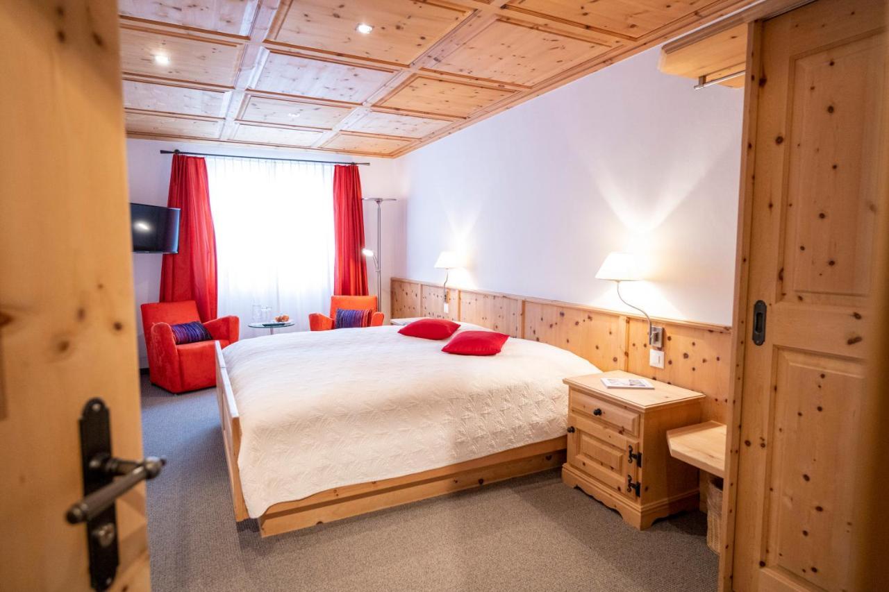 Hotel Engiadina Scuol Exteriör bild