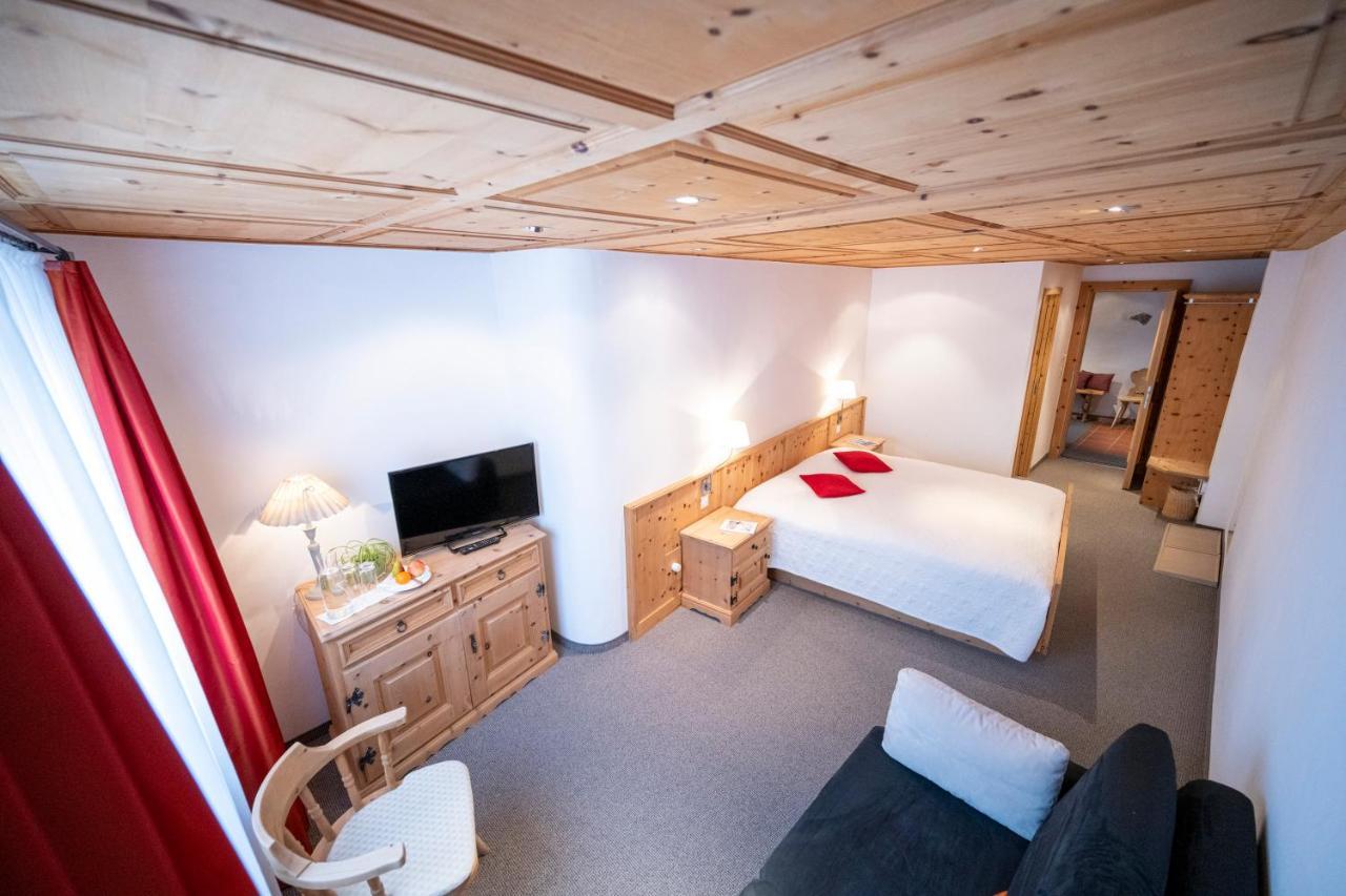 Hotel Engiadina Scuol Exteriör bild