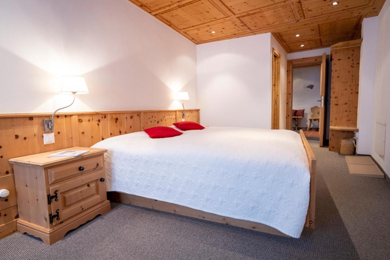 Hotel Engiadina Scuol Exteriör bild