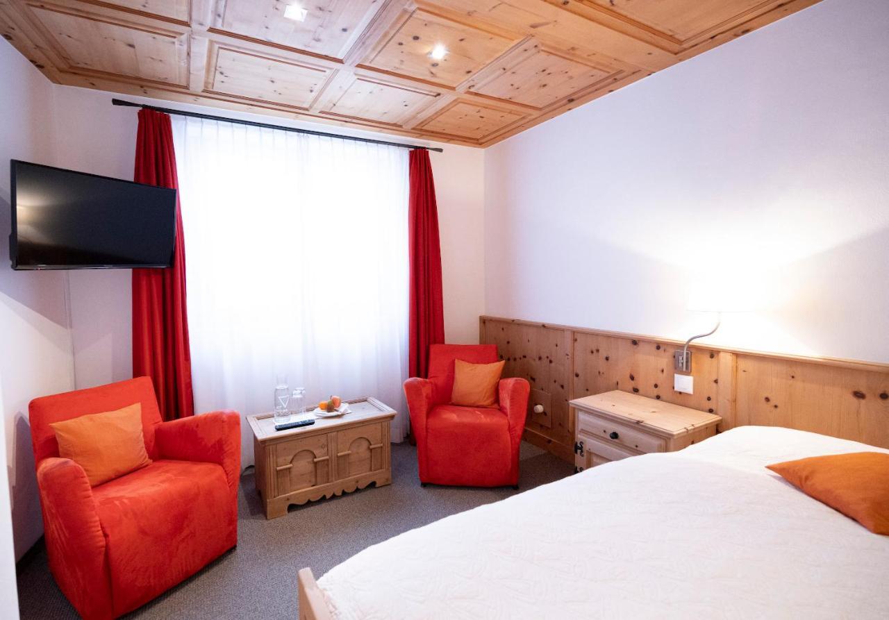 Hotel Engiadina Scuol Exteriör bild