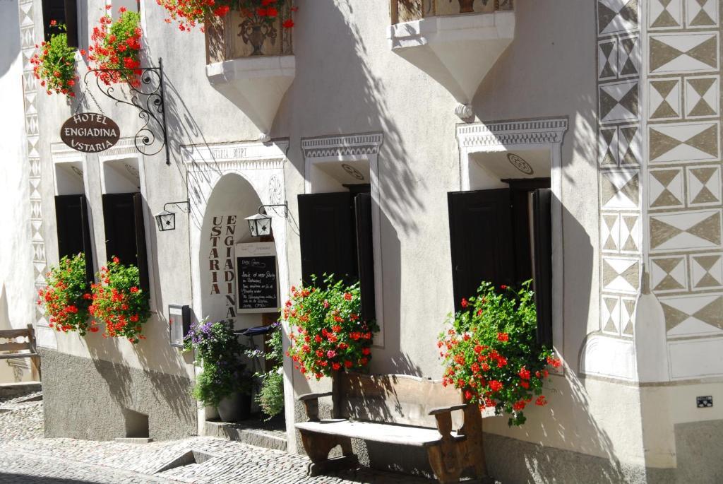 Hotel Engiadina Scuol Exteriör bild