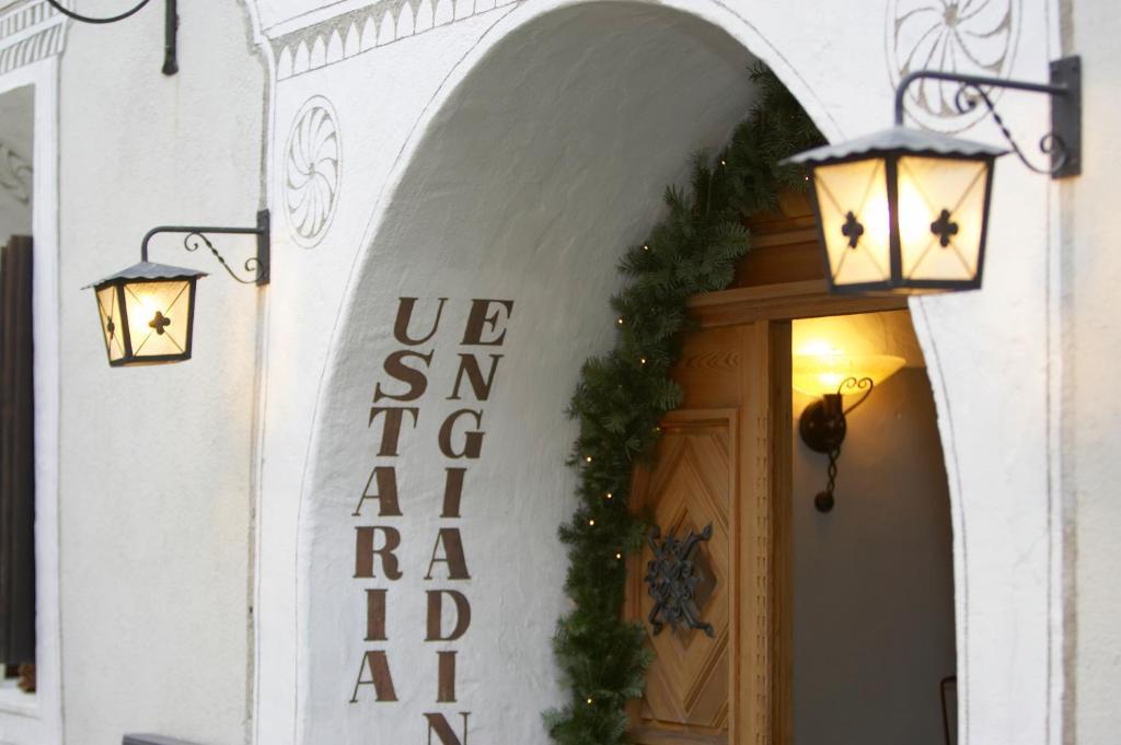 Hotel Engiadina Scuol Exteriör bild