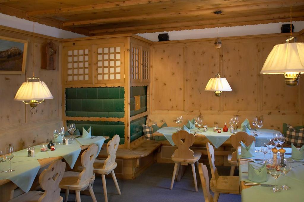 Hotel Engiadina Scuol Exteriör bild