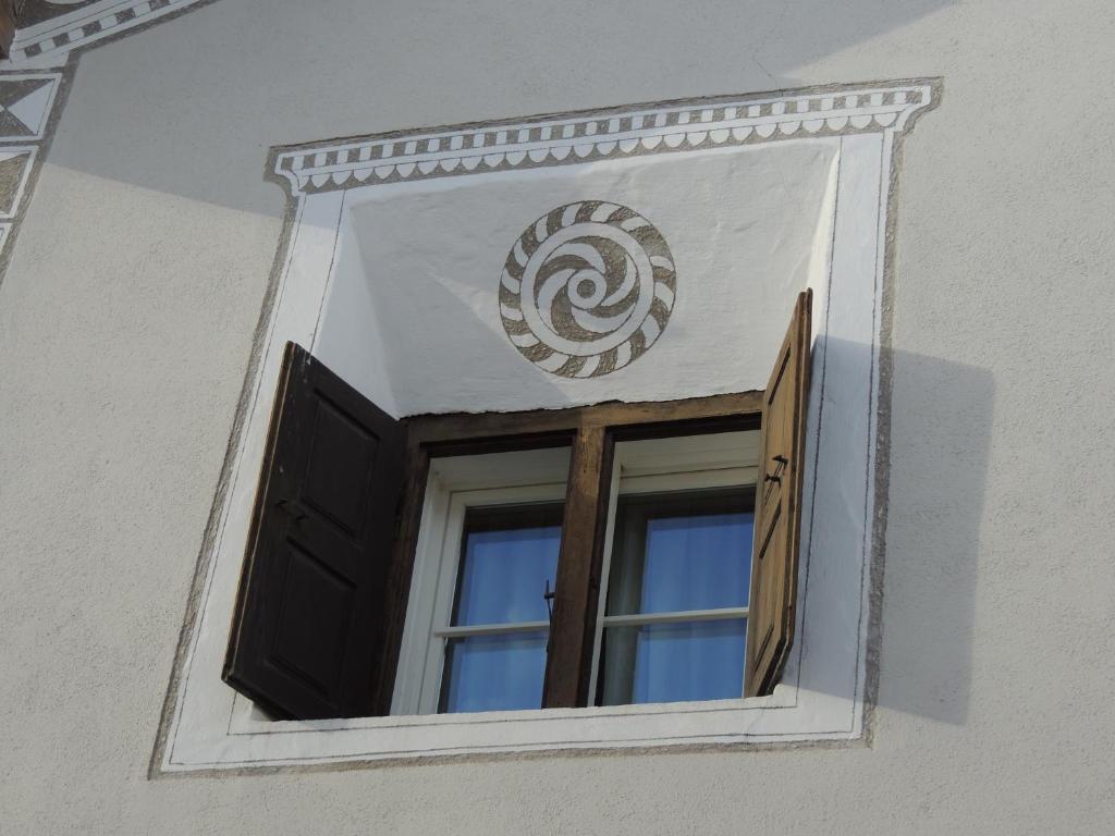 Hotel Engiadina Scuol Exteriör bild