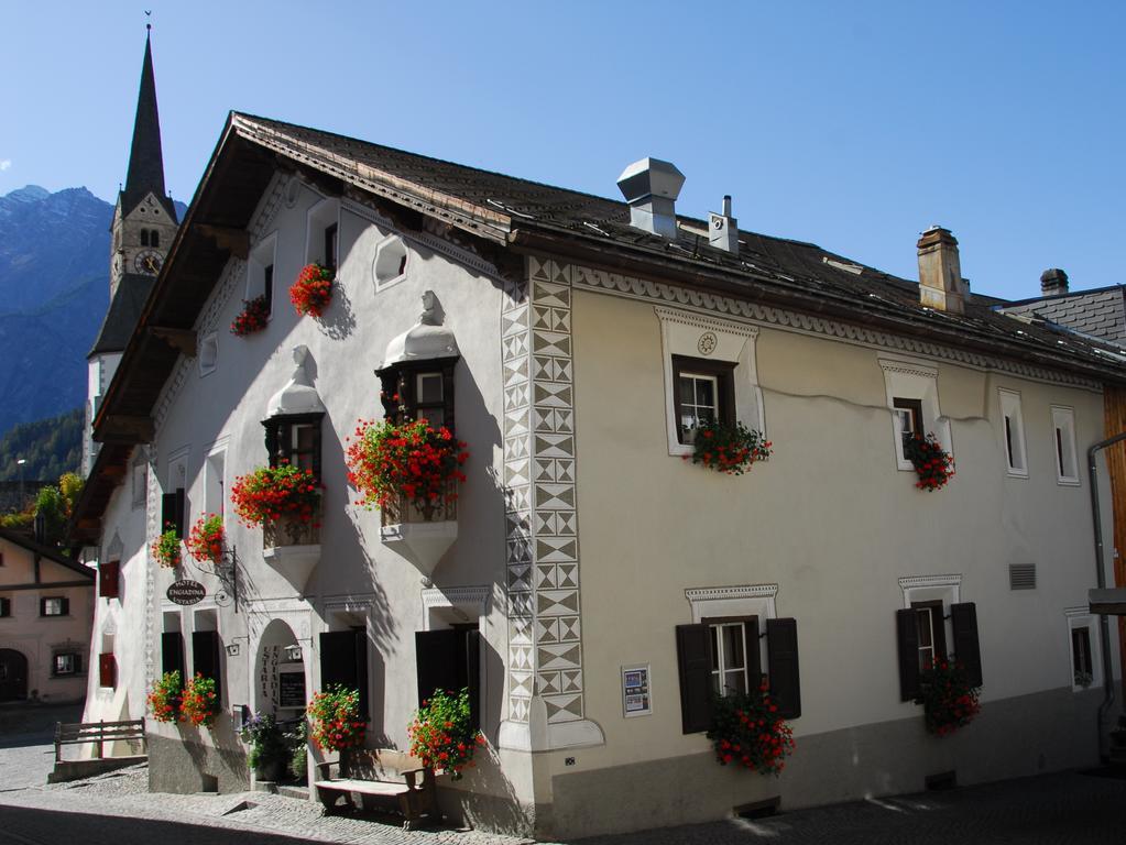 Hotel Engiadina Scuol Exteriör bild
