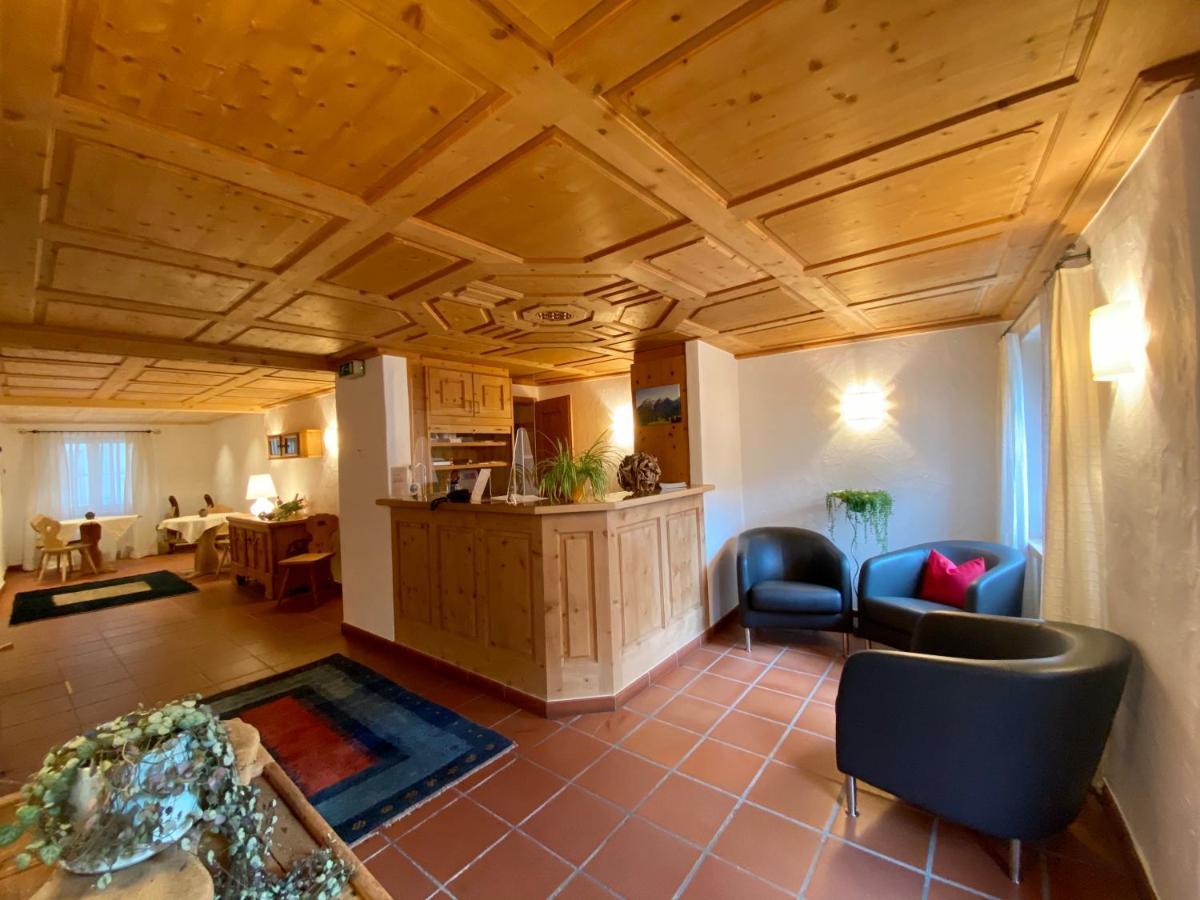 Hotel Engiadina Scuol Exteriör bild