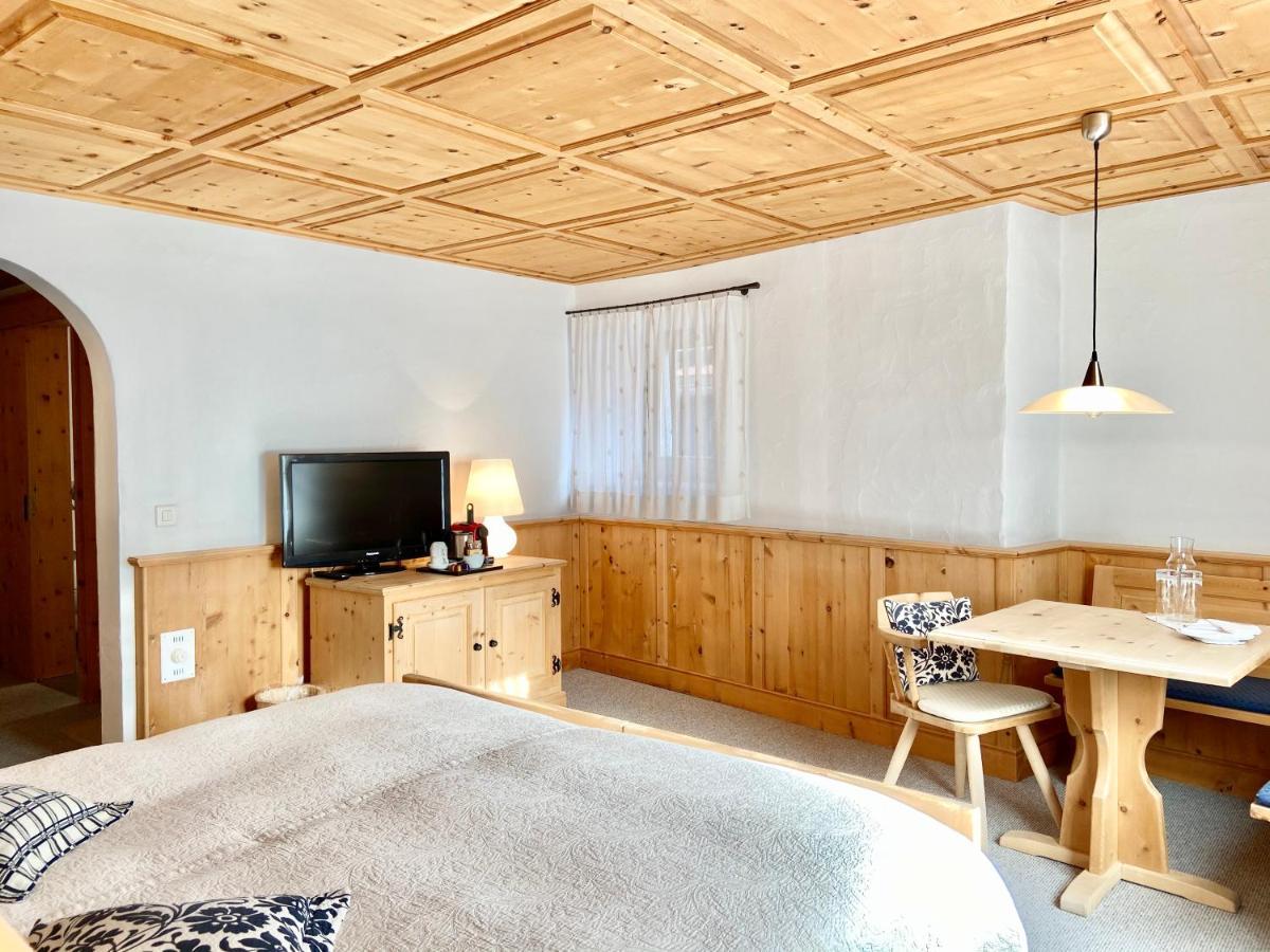 Hotel Engiadina Scuol Exteriör bild